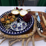 Jedno z dań konkursowych na talerzu podczas I etapu konkursu Bitwa Regionów w Lubomierzu