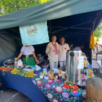 Przedstawiciele Koła Gospodyń Wiejskich  Lipowianki w Nawojowie Śląskim pozują do zdjęcia na swoim stoisku