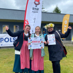 Laureaci pierwszego miejsca I Etapu konkursu kulinarnego Bitwa Regionów  w Niezdrowicach - Koło Gospodyń Wiejskich Stary Ujazd