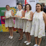 Koło Gospodyń Wiejskich z Łężan prezentuje dania konkursowe podczas Bitwy Regionów w Reszlu