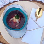 Zwycięska potrawa konkursowa I etapu konkursu Bitwa Regionów w Dziwnowie - Trzy śledzie w barszczu Koła Gospodyń Wiejskich w Międzywodziu Fregata